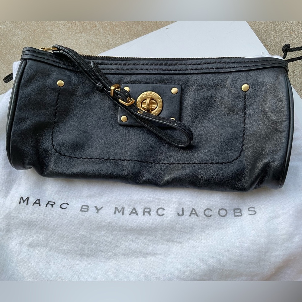 Marc by Marc Jacobs GUC Black Leather Zippered Wristlet & Dust Bag